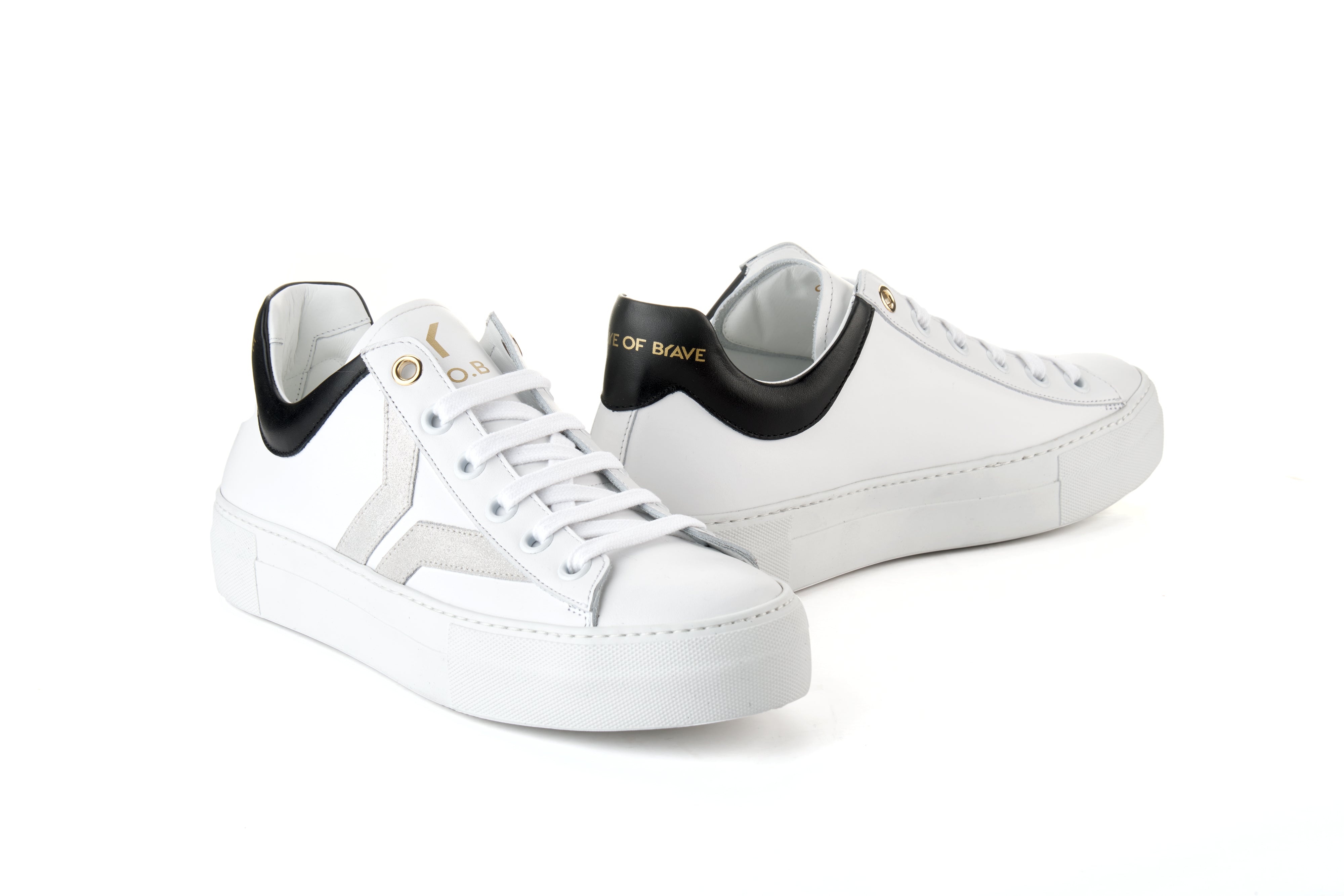 Courage S33 Women White leather black ankle silver wing low cut
